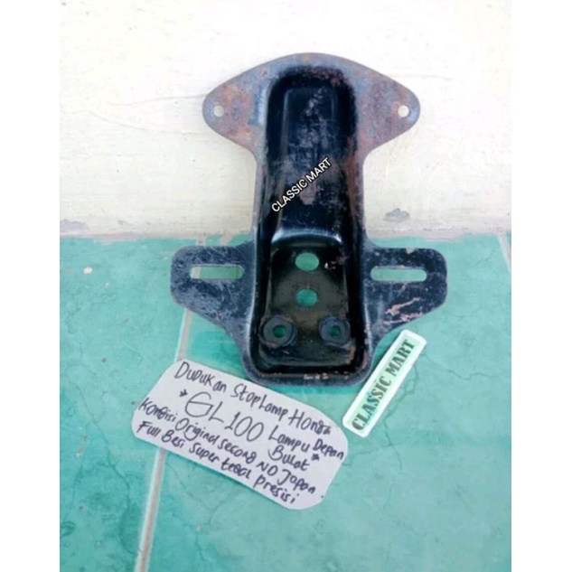 PANGKON DUDUKAN LAMPU BELAKANG STOPLAMP HONDA CB 100 K5-GL 100 TUA-CG125-CG110 ORI
