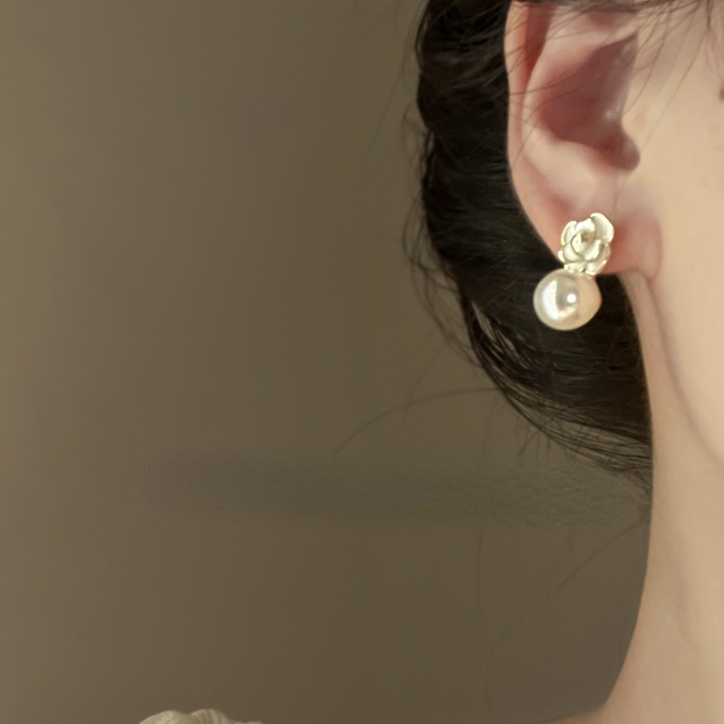 Anting Stud Hias Mutiara Camellia Warna Putih Untuk Wanita