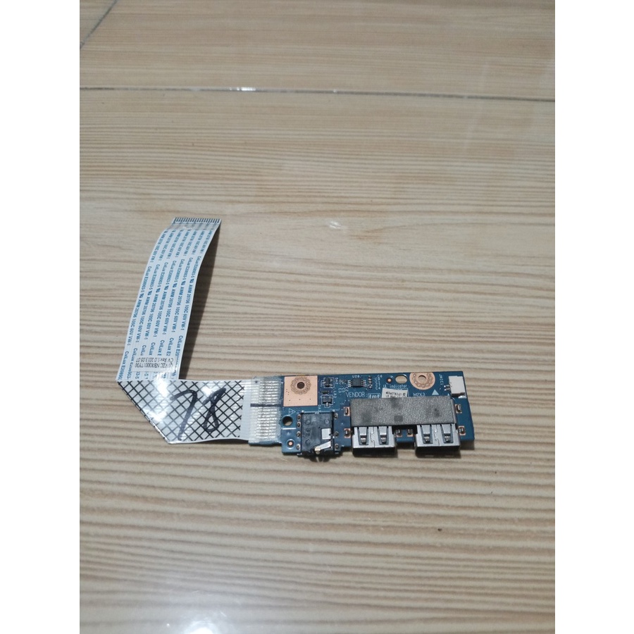 Port USB Notebook Acer Aspire V5-131