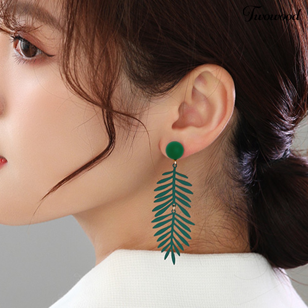 1 Pasang Anting Bentuk Daun Warna Permen Untuk Wanita