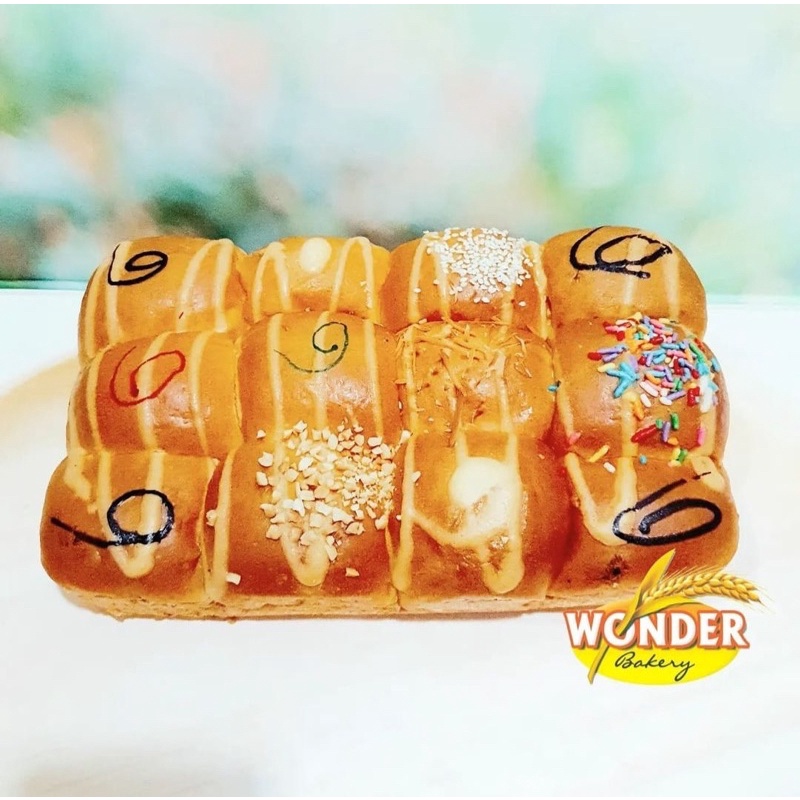 

Roti Kasur Besar 10rasa / gula Wonder Bakery Salatiga