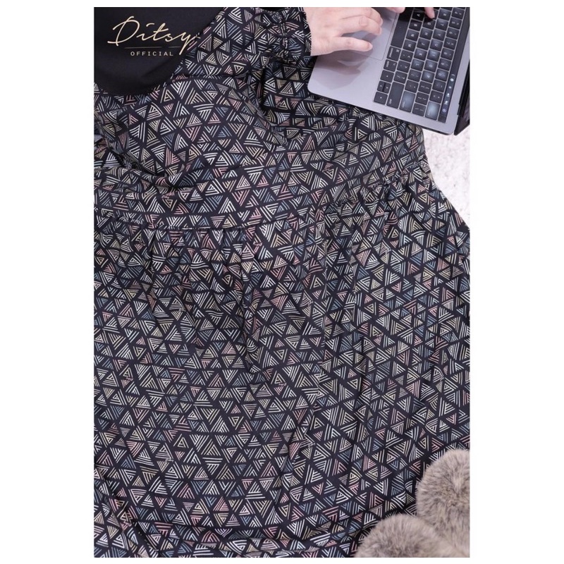 preloved ditsy triangle jetblack