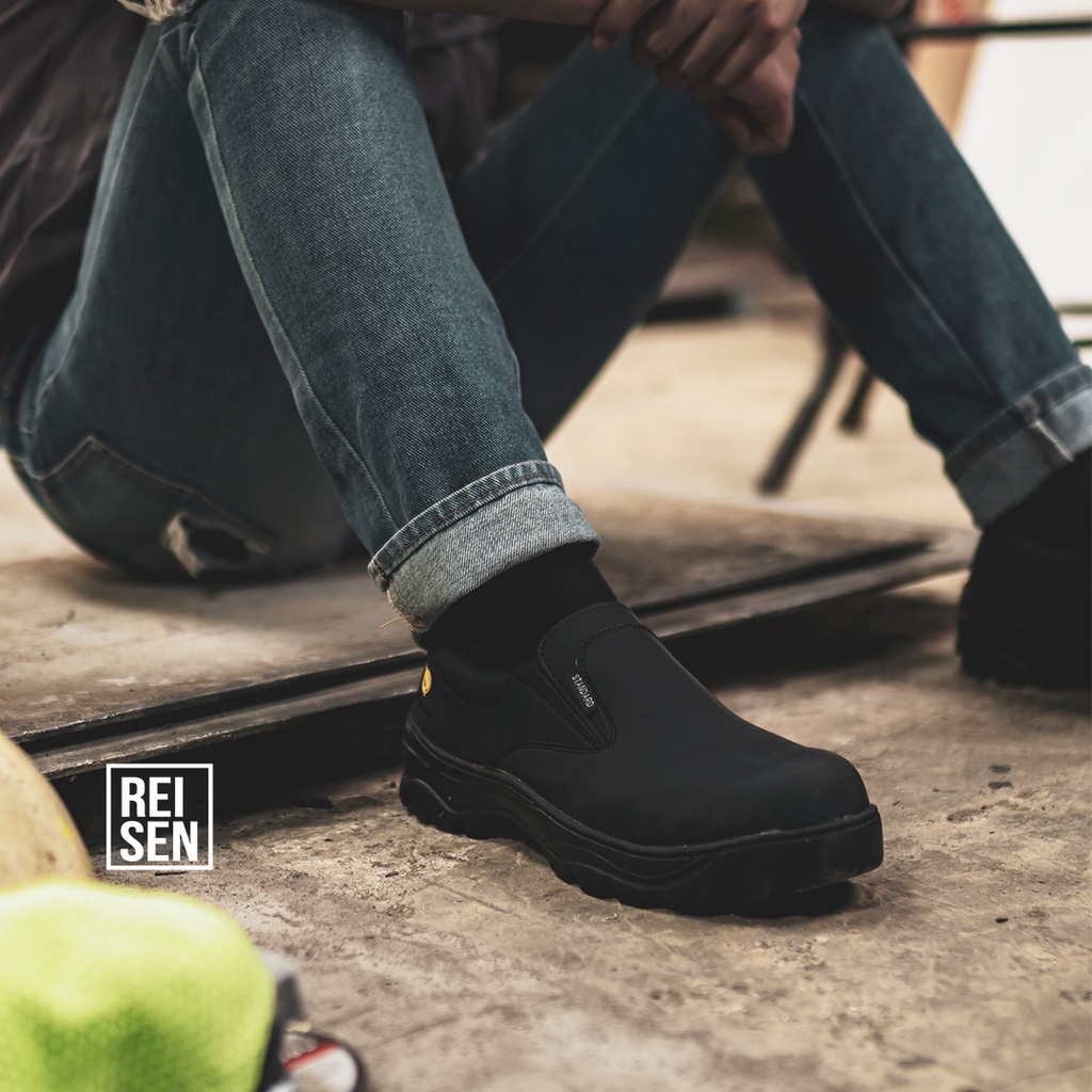 REISEN GEAR - STANDARD SLIP ON | SEPATU SAFETY TANPA TALI MODEL STANDARD WARNA HITAM SAFETY SHOES PABRIK ANTI SLIP UJUNG BESI