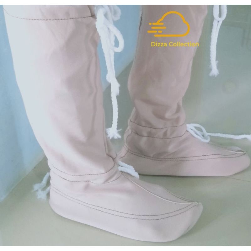 Sepatu sawah anti keong