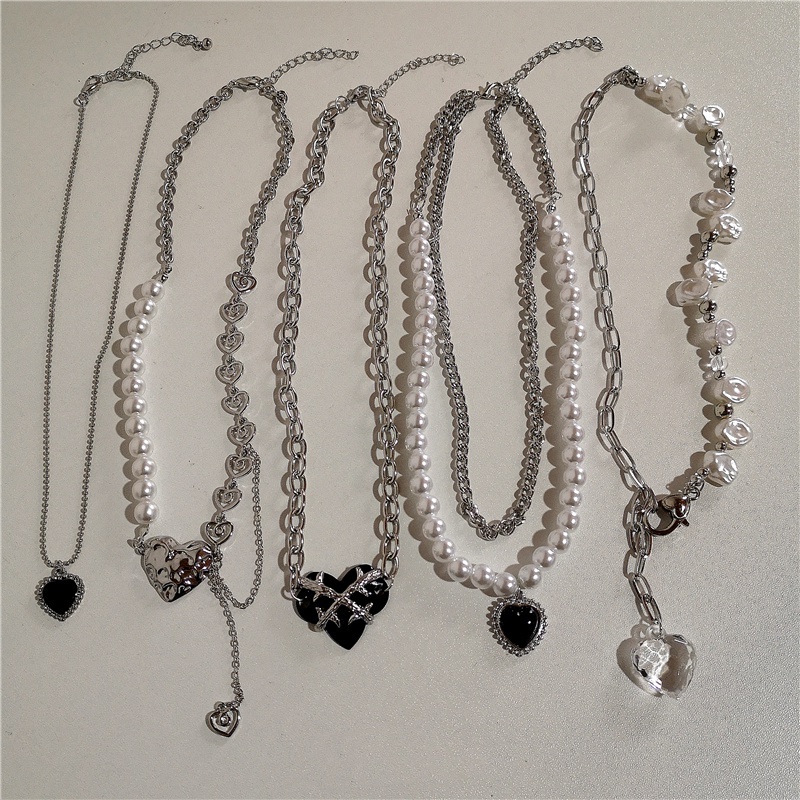 Kalung Rantai Multilayer Liontin Kupu-Kupu Hati Kristal Mutiara Rumbai Gaya Vintage Untuk Wanita