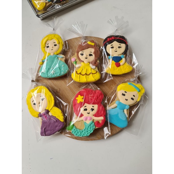

custom satuan kukis 6cm (minimal.pembelian 5 pcs)