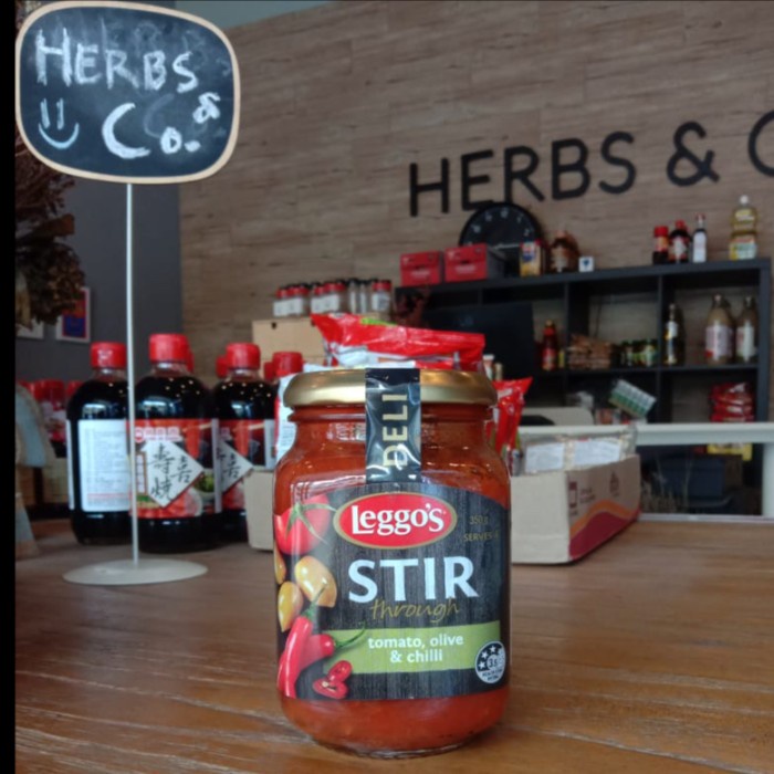 

Leggo's Stir Through Tomato, Olive & Chilli 350g / Tomat / Zaitun