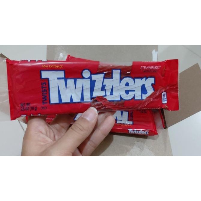 

BISA COD Twizzlers candy Strawberry 2.5 oz /PERMEN LUNAK/PERMEN VIRAL/PERMEN MILO/PERMEN YUPI/PERMEN JADUL/PERMEN KARET