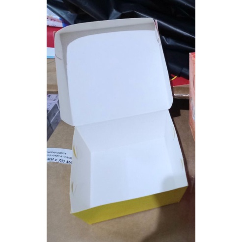 

Kardus Custom uk.12x12x4,5 cm
