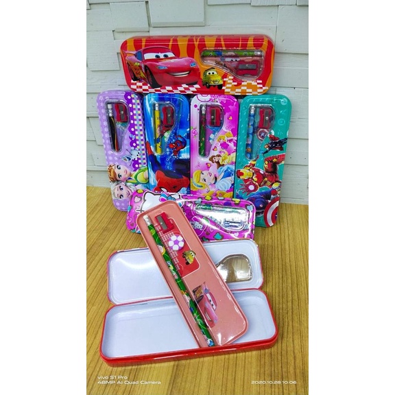 

Pencil case kaleng isi kode 3078 satuan OLS76