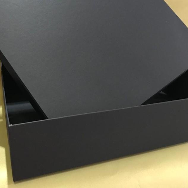 

Gift box / kotak kado / hard box tebal / box hampershitam 45x35x10