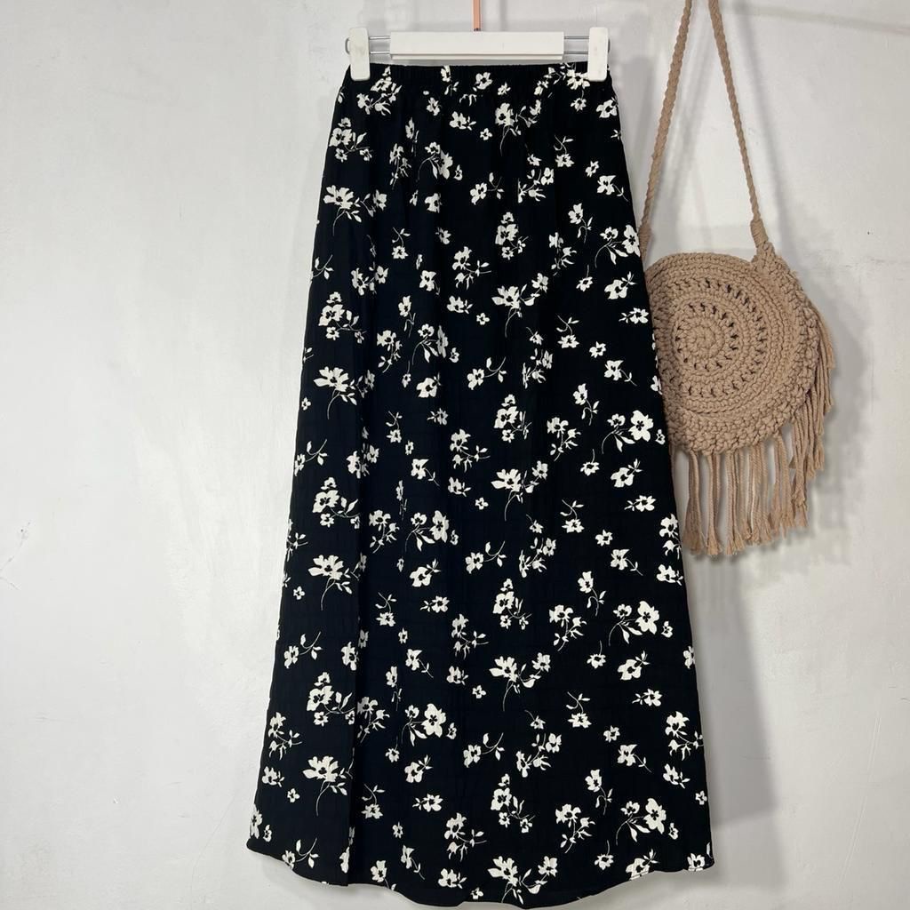 FLORAL SKIRT A LINE PREMIUM / ROK FLORAL KOREAN STYLE CRINKLE WOLFIS MAXI MOTIF BUNGA PITA / OOTD HIJAB KOREA STYLE