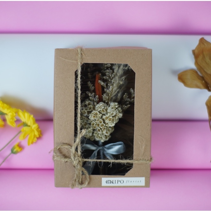 

Tiny Bouquet In Box / Souvenir / Bunga Box / Gift Box / Mini Bouquet / Hadiah Wisuda / Hadiah Ulang Tahun / Hadiah Pendadaran