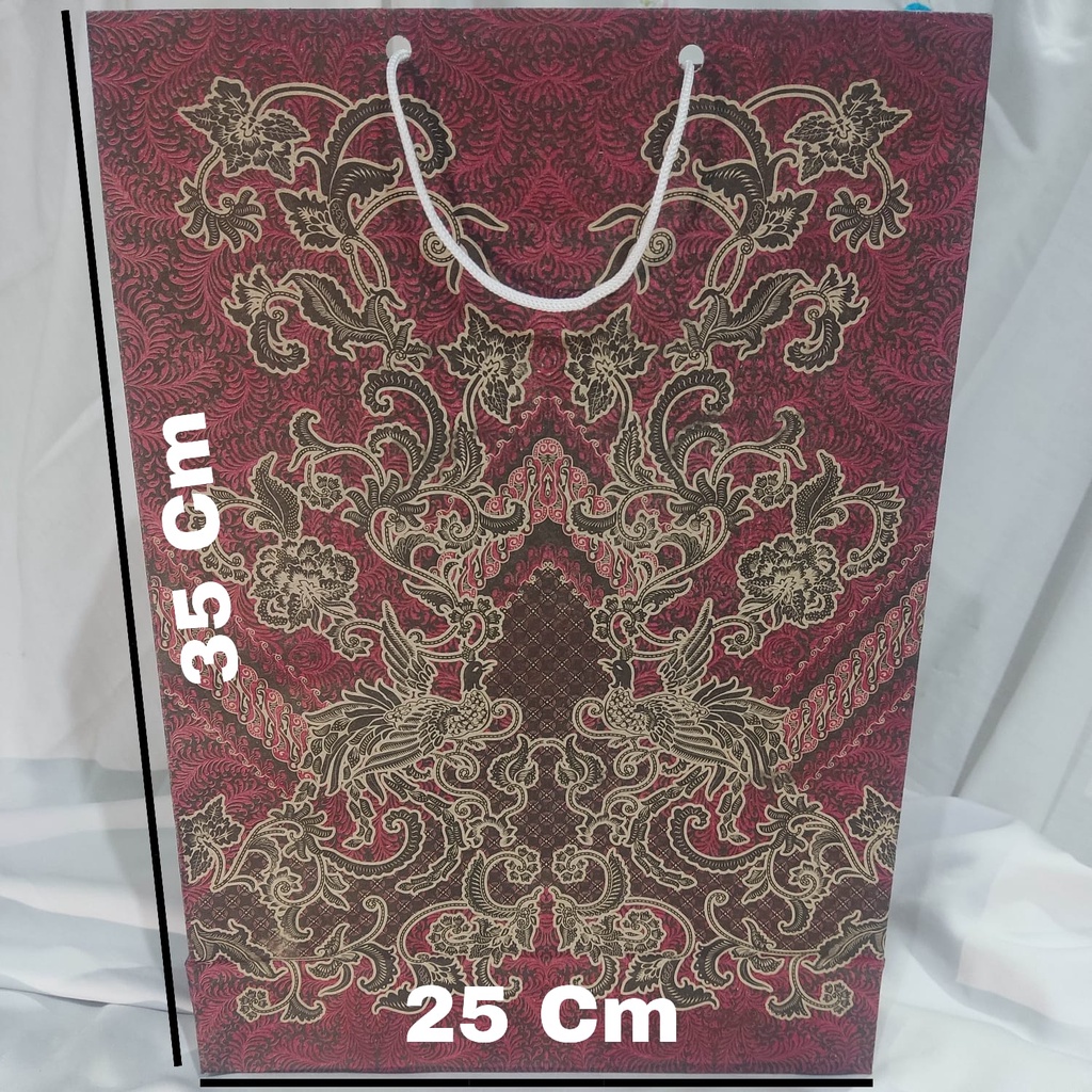 

Paper Bag Sedang Motif Batik 35x25x9cm