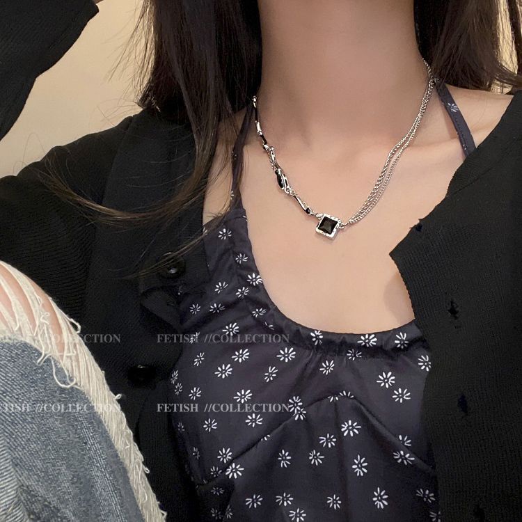 Suhao gelap hitam zirkon kalung perempuan ins cahaya mewah niche desain rasa high-end manis dan keren gadis panas rantai tulang selangka double-layer aksesoris
