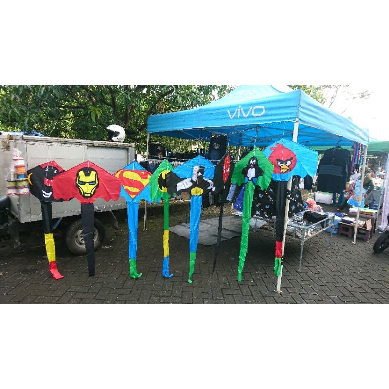 Layang layang karakter