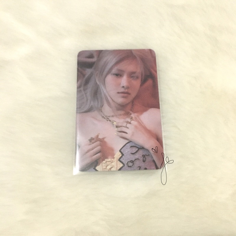 Rose blackpink pc photocard album on the ground