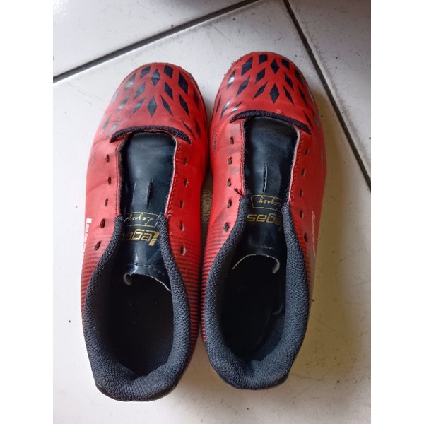Sepatu_Futsal_Legas