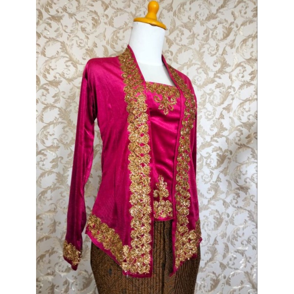 Kebaya Beludru Kelabang pink