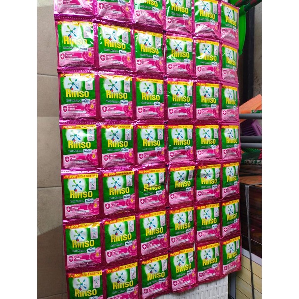 RINSO MOLTO DETERJEN CAIR SACHET