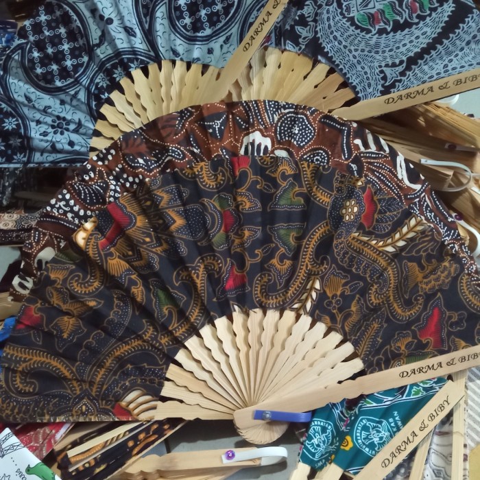 Souvenir Souvenir Pernikahan Kipas Batik Jumbo+Sablon Nama Isi 50 Pcs