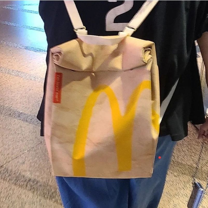 ✳✠✸Sera McDonald s Schoolbag Paper Bag Tas Ransel Wanita Tas Kapasitas Besar Tas Mahasiswa Kelas Kasual Kecil Buku Merah dengan Gaya Yang Sama