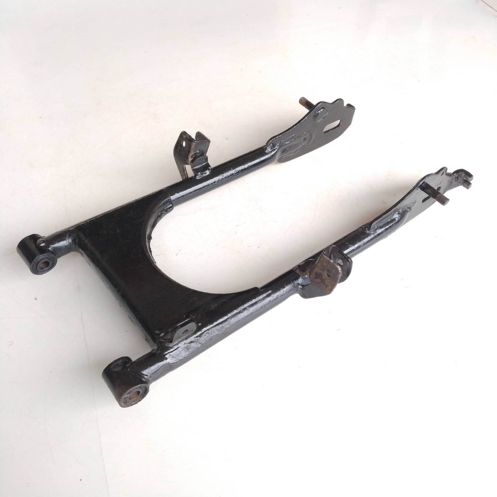 SWING ARM HONDA WIN 100 ORIGINAL COPOTAN SWING ARM LENGAN AYUN HONDA WIN SEKEN ORIGINAL