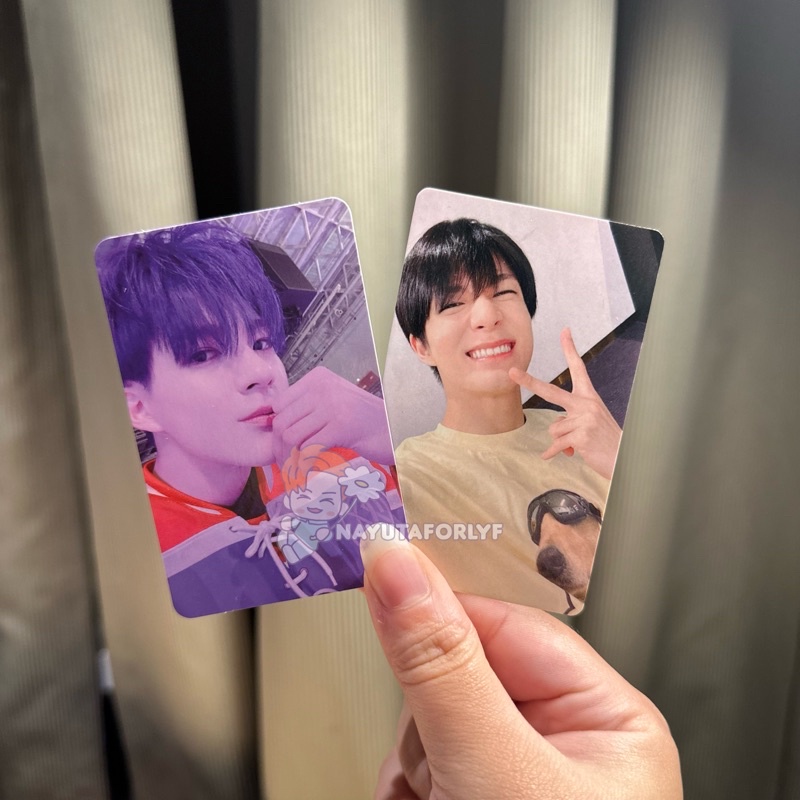 photocard jeno arrival & jeno yizhiyu hello future round 1 (jeno nyengir)