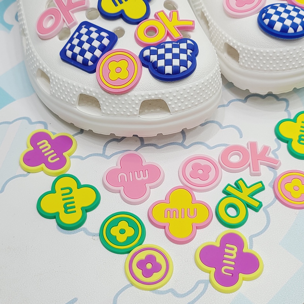 aksesoris wanita sendal crocs wanita aksesoris diy ins crocs jibbitz【sepatu tidak termasuk】