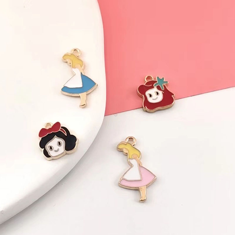 4 Pcs Gantungan Kunci / Anting / Kalung Enamel Bentuk Kartun Anak Perempuan Bahan Alloy