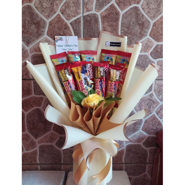 

Buket snack bunga wisuda Bucket jajan boneka murah Sempro ulang tahun Anniversary bucket valentine