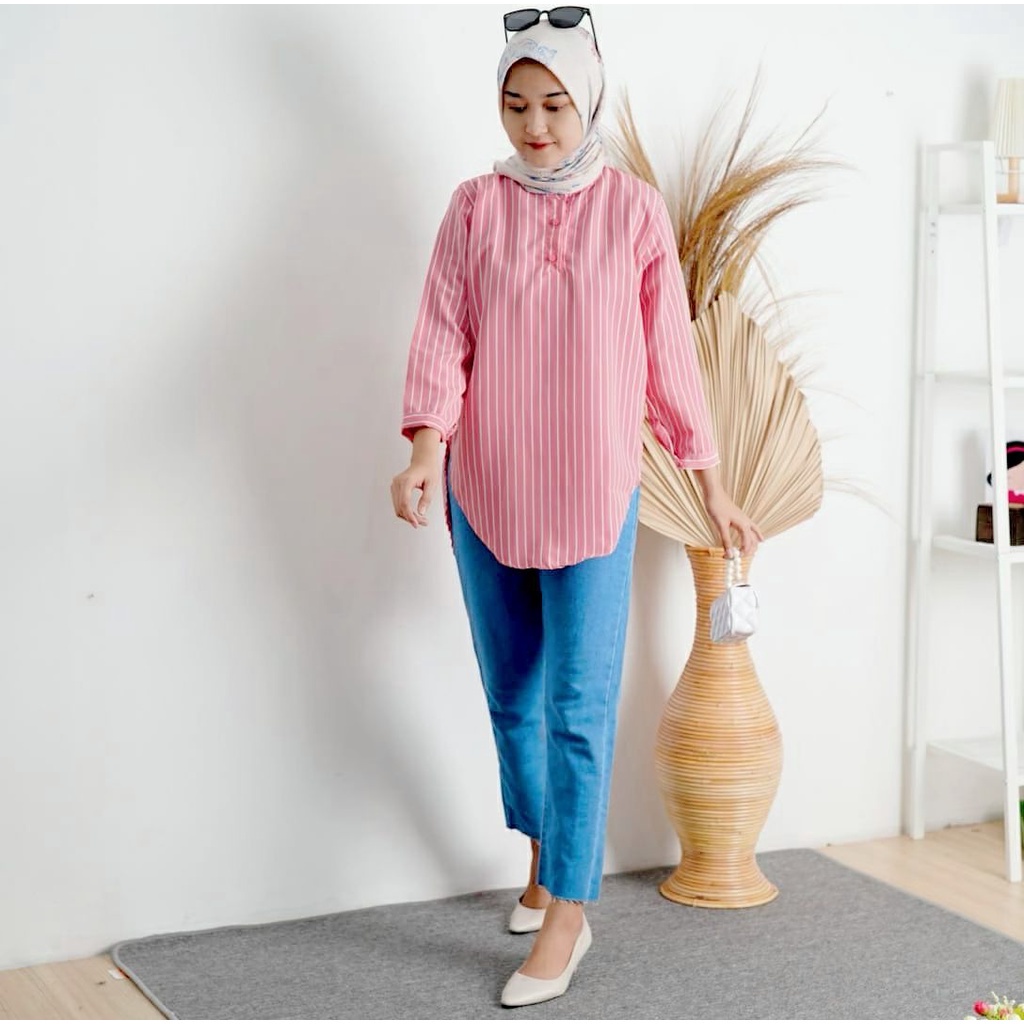 BEFAST - ZFS OOTD Tunik DESIA / TANIA TUNIK / Pakaian Wanita Muslimah / Tunik Stripe Terbaru / Atasan Wanita Lengan Panjang / Fashion Kekinian Wanita Remaja / Tunik Wanita Kerja Casual / Outfit Wanita Hijab / Tunik Motif Garis-Garis