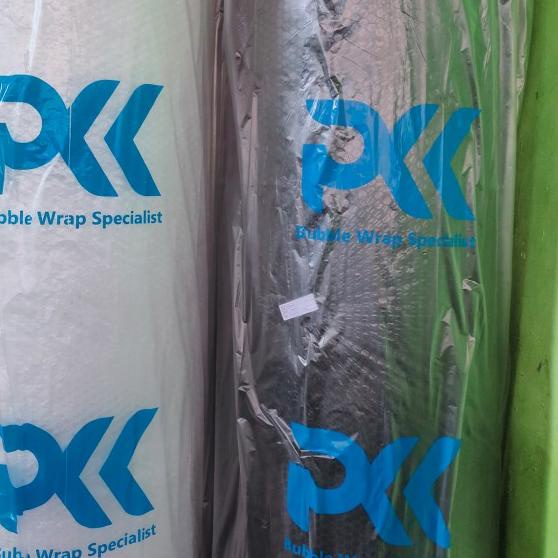 

plastik buble / bubble wrap roll bening hitam 2.8kg 125cm x 50m - Hitam, 2.8