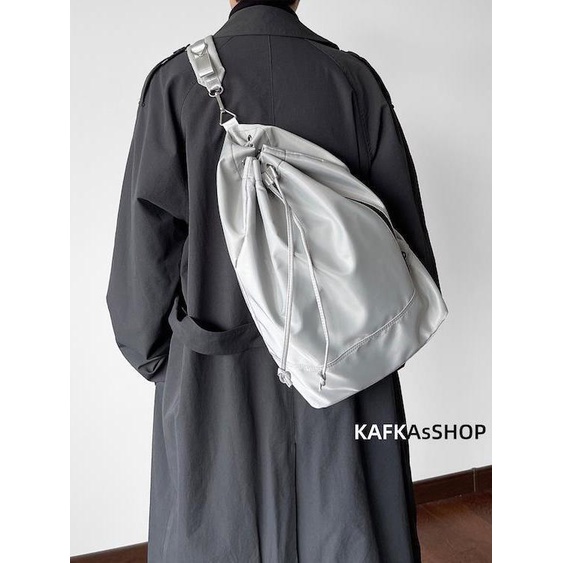 ♕KAFKAsSHOP tas ember satu bahu dua bahu untuk pria dan wanita Korea sederhana trendi kepribadian netral