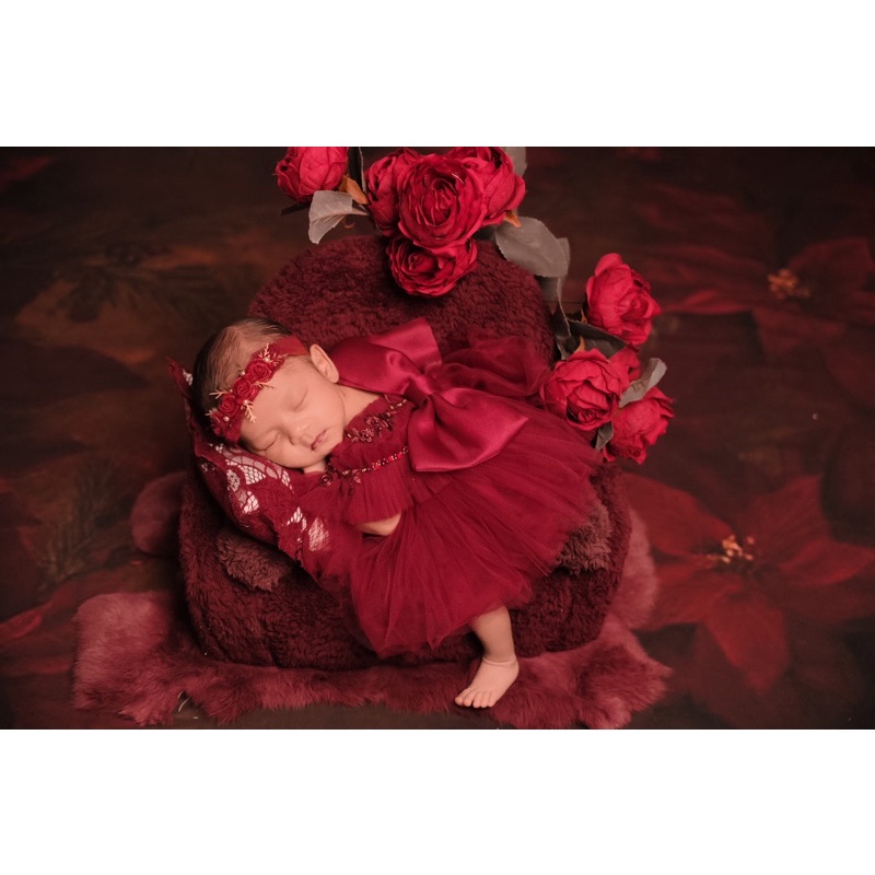 SOFA NEWBORN PHOTOGRAPHY