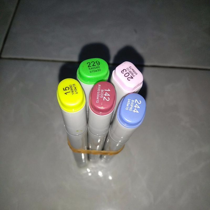 

Preloved Finecolour Sketch Marker