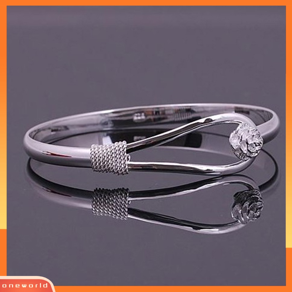 Gelang Bangle Model Terbuka Desain Bunga Bahan Alloy Untuk Wanita