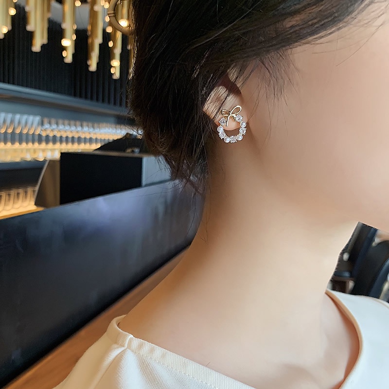 Anting Tusuk Model Pita Dengan Mutiara Untuk Wanita