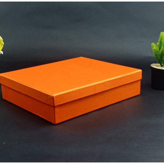 

Hard Box Exclusive uk. 30 cm x 25 cm x 10 cm - Hitam