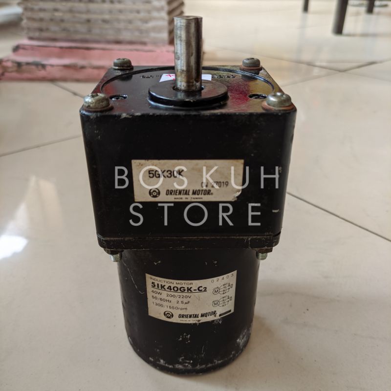 DINAMO MOTOR GEAR HEAD GEARBOX 220V AC 40W RATIO 1:30 50RPM