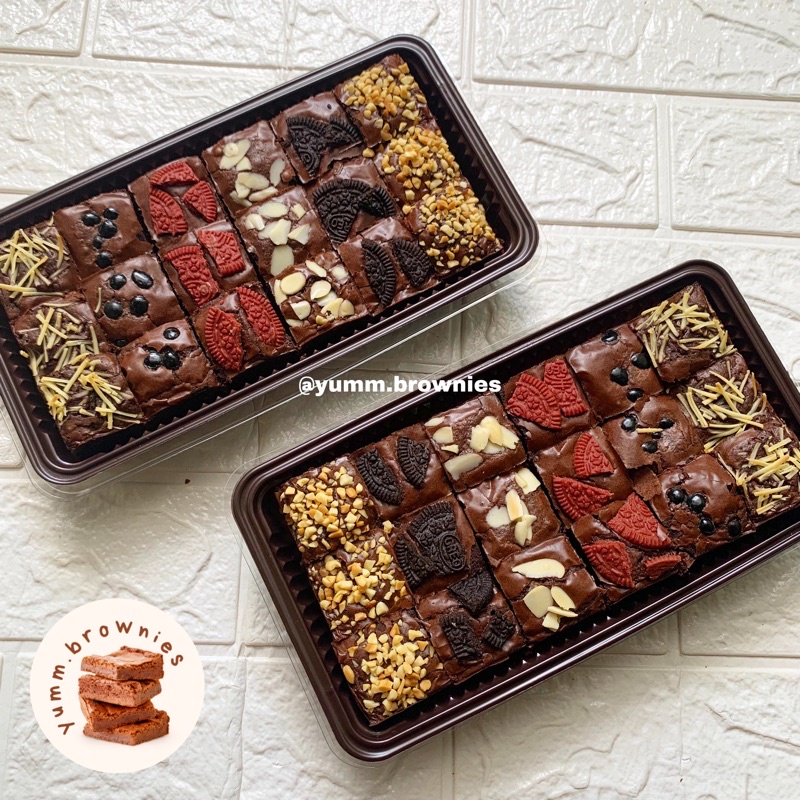 

HAMPERS Brownies 18potong (Small 22x11cm)