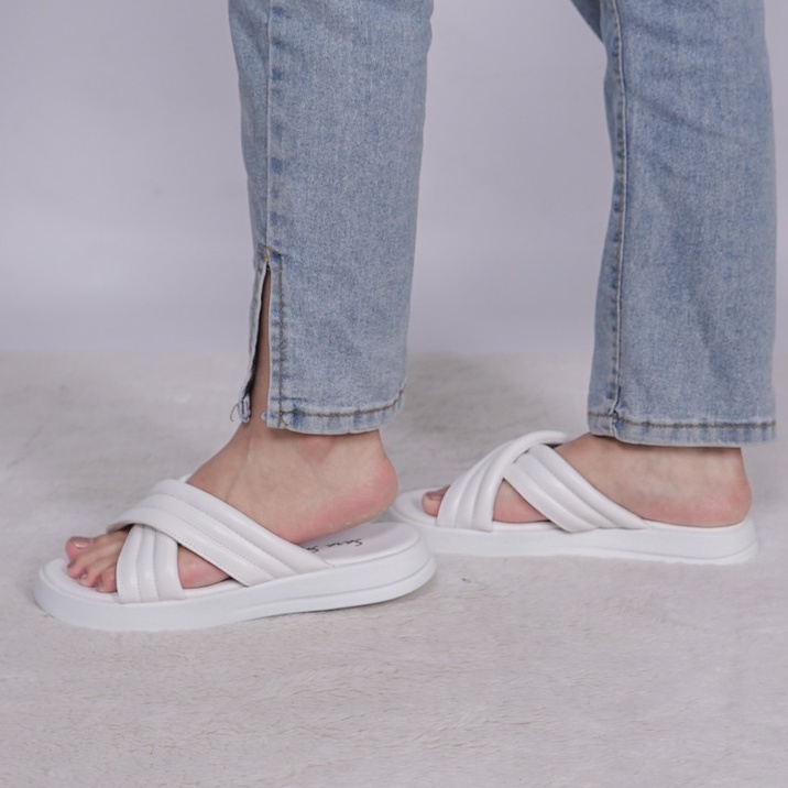 SARASARA YUK - Sandal Wanita Alas Sol Tebal Tinggi SARA SARA DORA Sendal Cewek Platform Wedges Kondangan Hak 2cm Model Silang 2 Size 36 37 38 39 40 Jalan Casual Santai Rumah Slop Warna Lilac Ungu Selop Original Kekinian Terbaru Shoes Mall Official Store