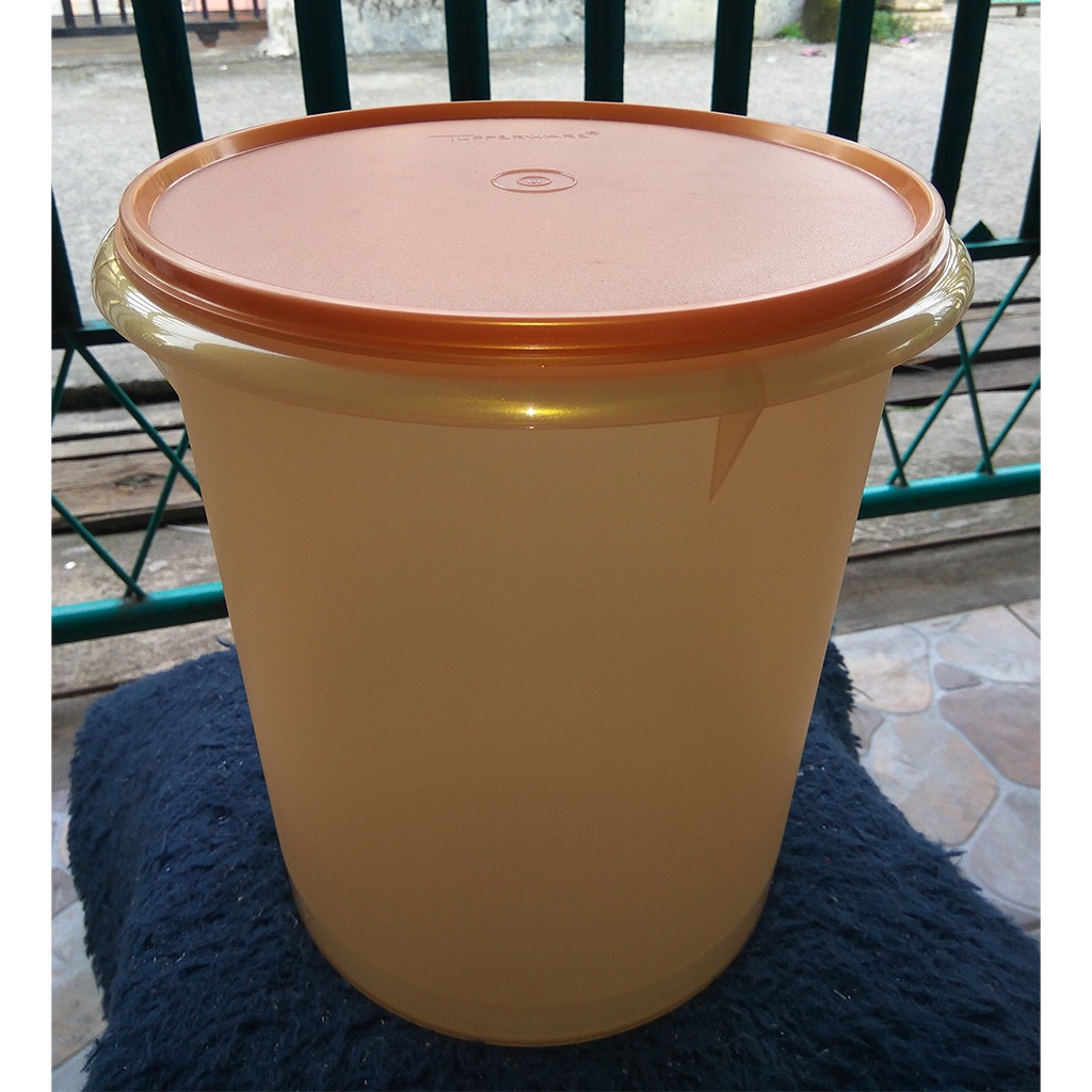Jual TUPPERWARE Giant Canister 8.4 L Shopee Indonesia