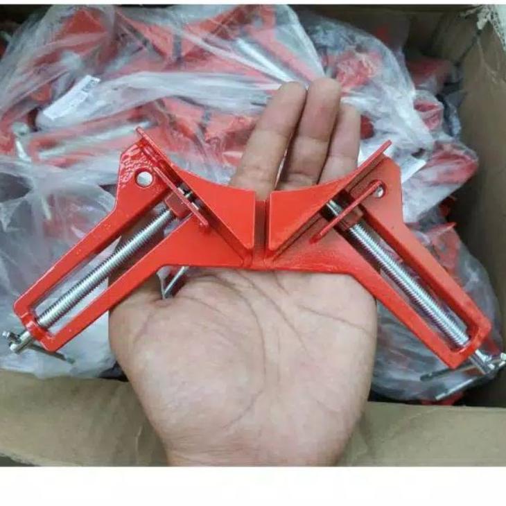 Menarik klem siku /klem jepit siku