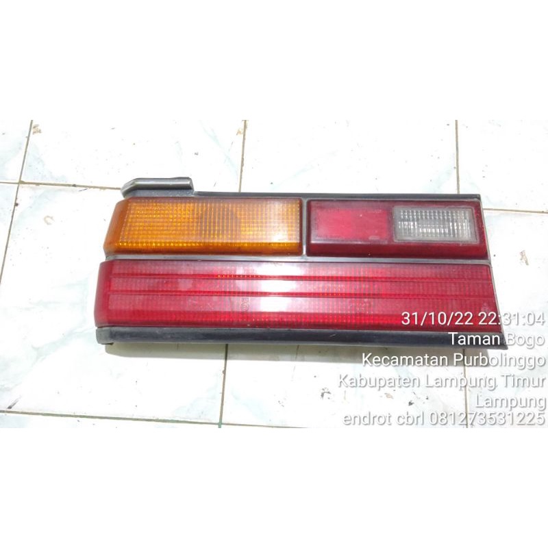 lampu belakang kiri toyota corona mark II original
