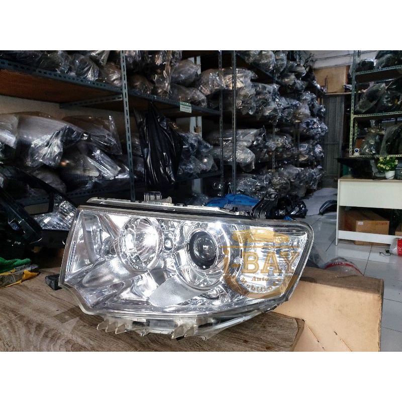 Headlamp Lampu Depan Mitsubishi Pajero Dakar HID 2012 2013 2014 Original