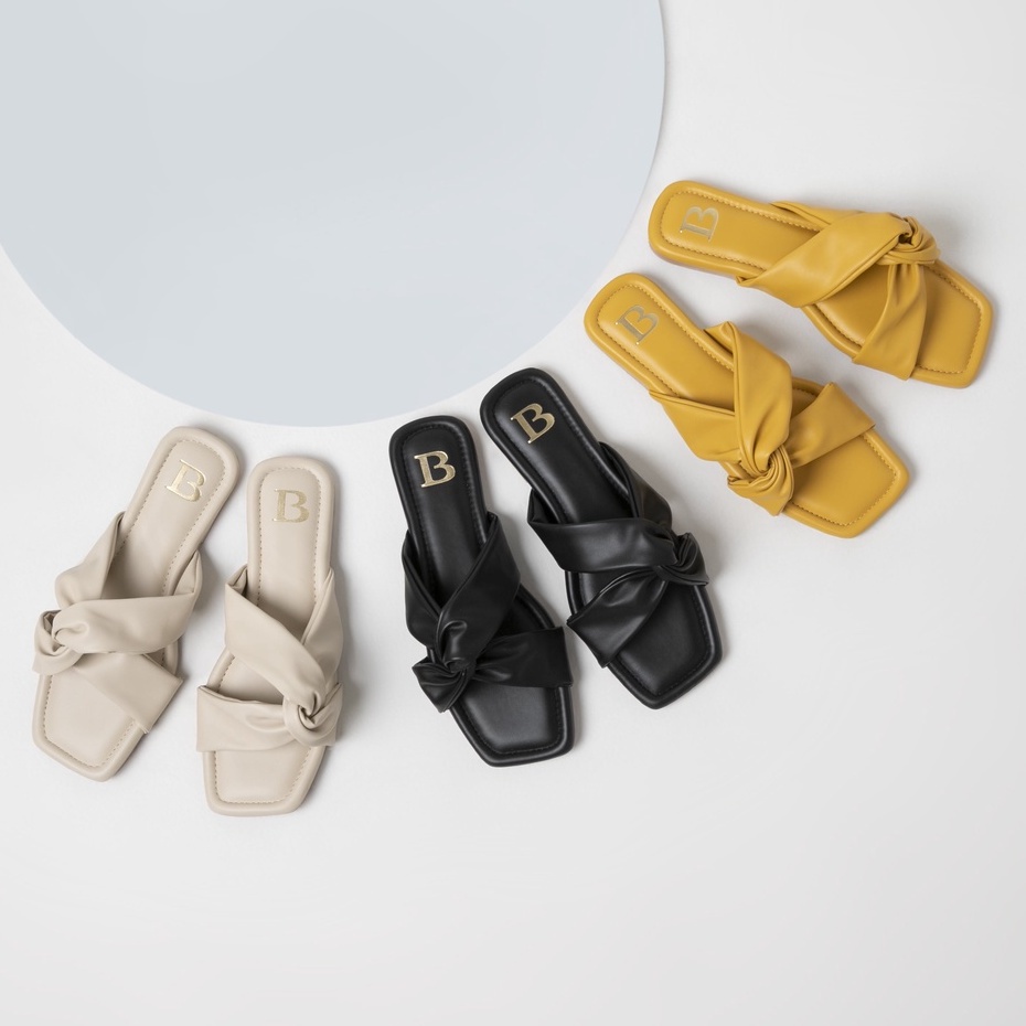 [ORIGINAL] Berrybenka - Sepatu Sendal Teplek Wanita Sofia Amazara Beau Sandal - Beige