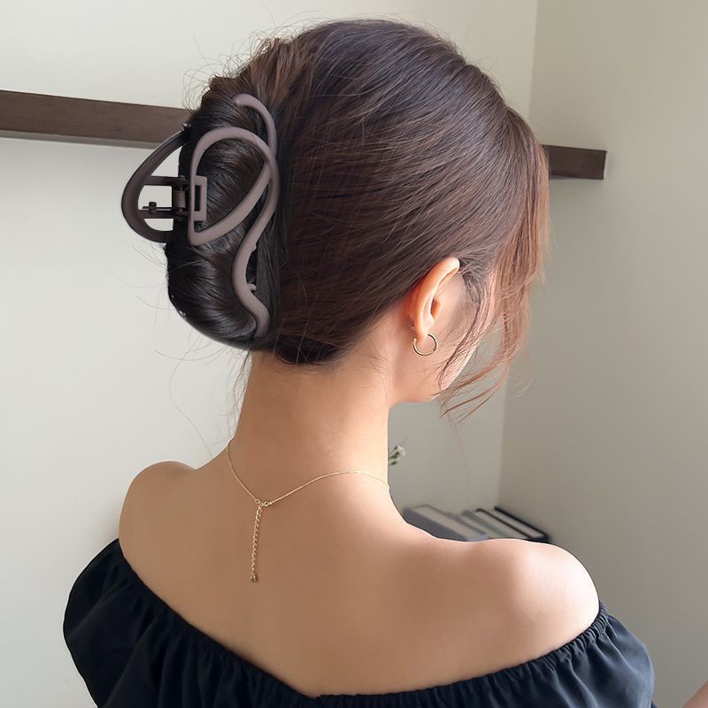 Jepit Rambut Bentuk Hiu Bahan Alloy Untuk Wanita