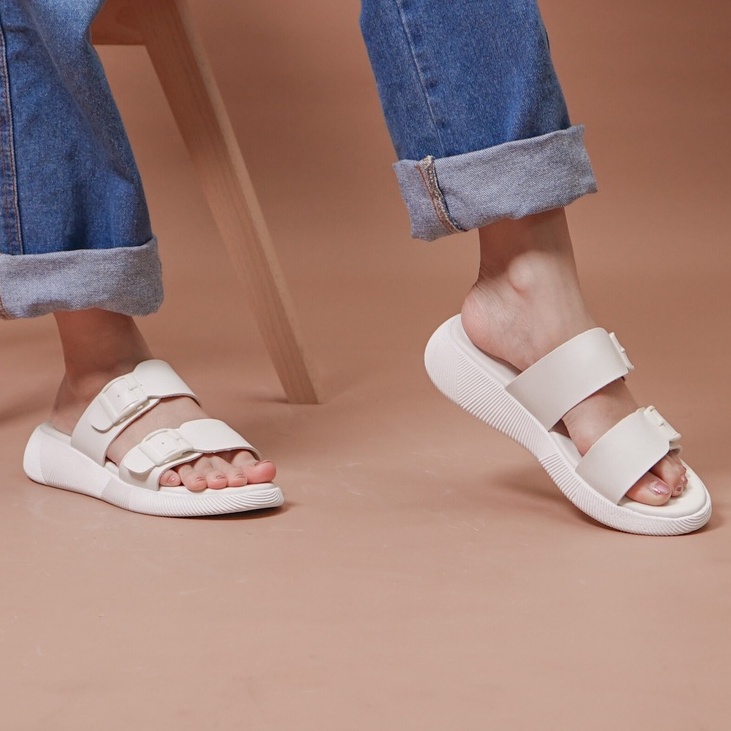 SARASARA YUK - Sandal Wanita Slop Casual Model Birken Sol Puyuh SARA SARA JEAN Sendal Selop Cewek Kulit Santai Strap Gesper Ban 2 Empuk lucu Size 36 37 38 39 40 Warna Brown Coksu Soft Soft Anti Slip Original Kekinian Terbaru Shoes ORI Mall Official Store