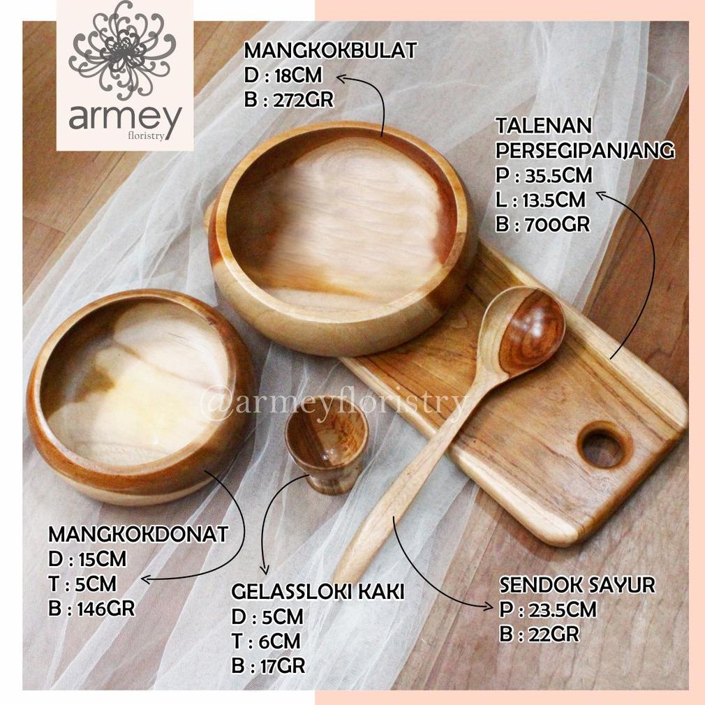 PRODUK- ARMEY FLORISTRY HAMPERS LEBARAN NATAL KOREA SET PERALATAN MAKAN KAYU HIASAN HAMPERS BOX .